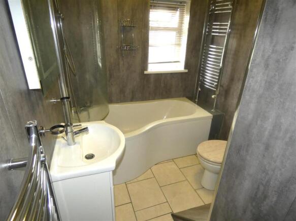 3 bed Terraced to rent Image 7