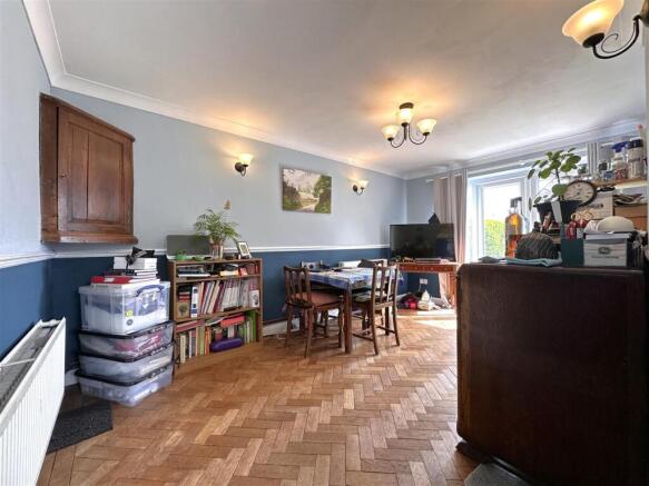 Dining Room 851