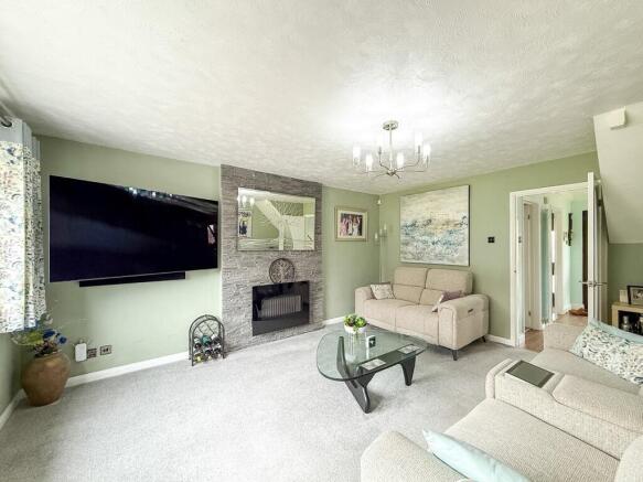 4 bed Detached for sale Image 8