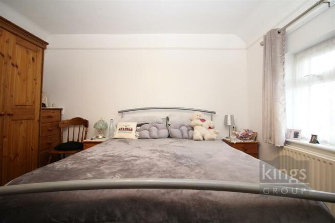 Bedroom 1 (23).jpg