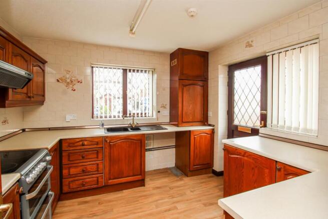 3 bed Detached Bungalow for sale Image 7