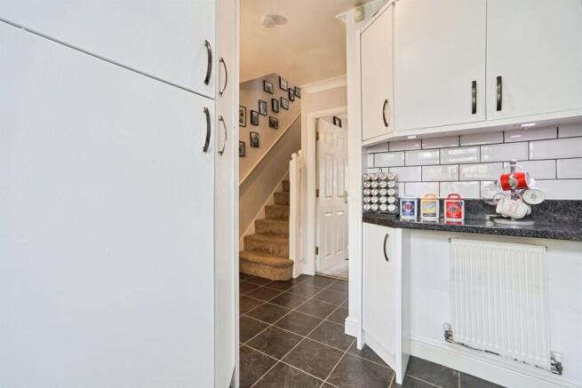 4 bed Semi-Detached for sale Image 4