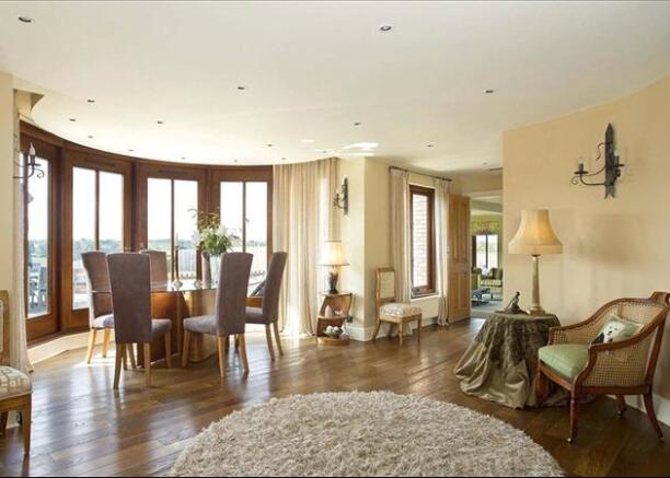 Reception/ Dining Rm