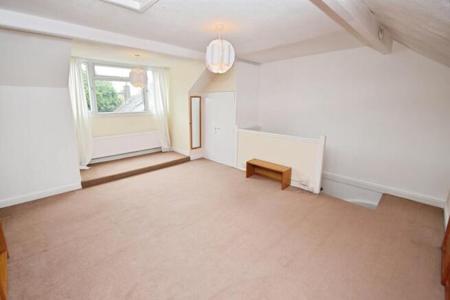 3 bed Semi-Detached for sale Image 10
