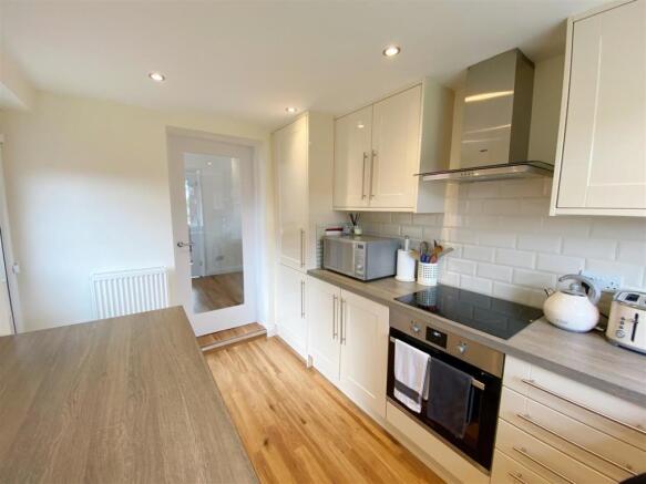 Kitchen 4.jpg