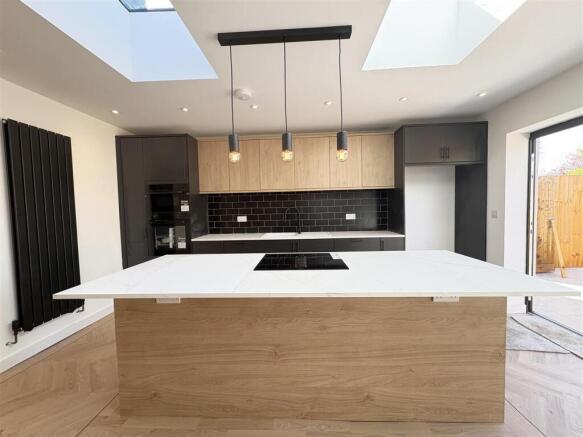 Open Plan Kitchen/Diner/Family Room