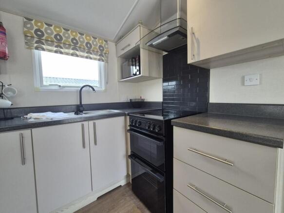 Atlas Onyx,  Hoburne Park, Hoburrne Lane, Highcliffe on Sea photo 4