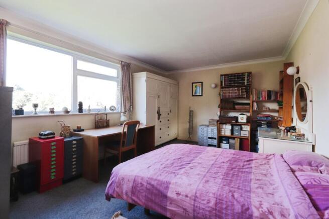 3 bed Flat for sale Image 10