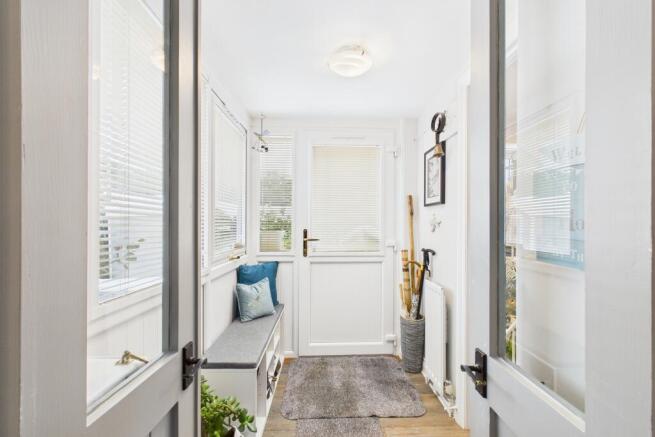 CAM04201G0-PR0125-STILL027