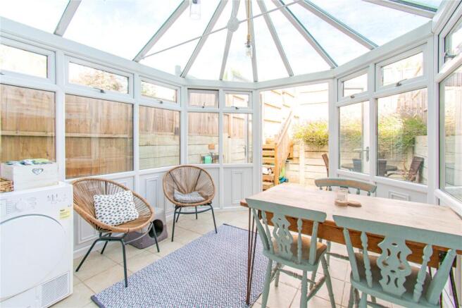 Hawthorne Way, Great Shefford, Hungerford, Berkshire, RG17 photo 4