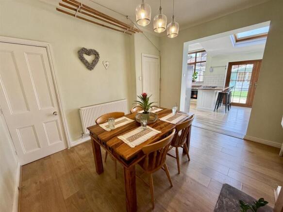 3 bed Semi-Detached for sale Image 11