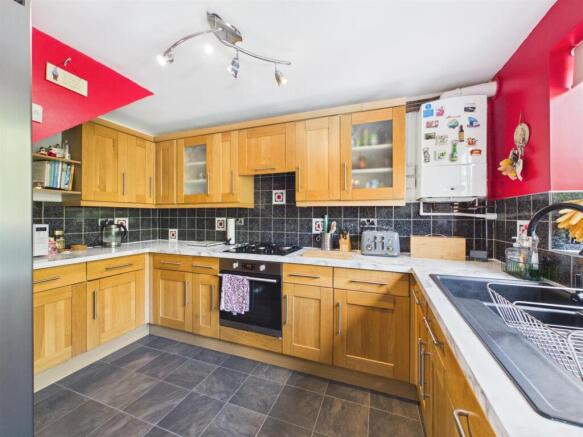 3 bed Detached for sale Image 6
