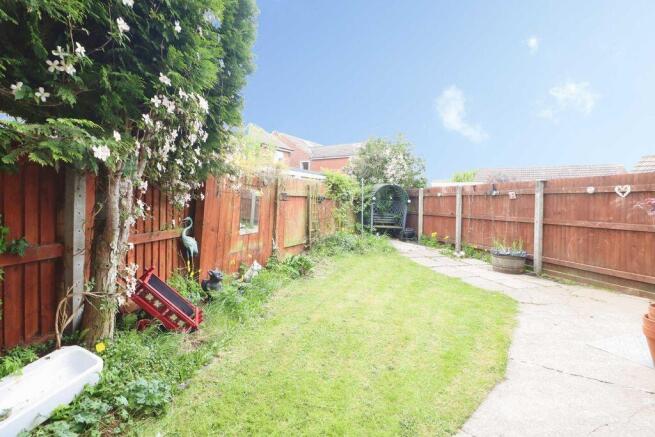4 bed Semi-Detached for sale Image 10