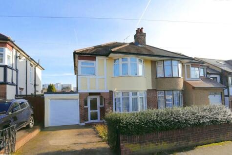 St. Barnabas Road, Woodford Green, IG8 7DU