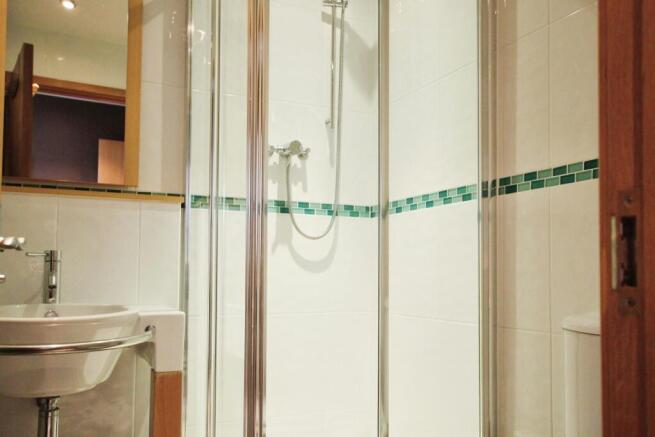 2 bed Flat for sale Image 5