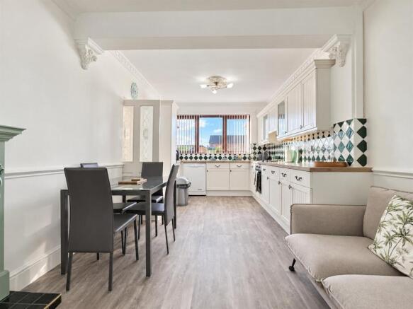 Bright Traditional Open-Plan Kitchen Diner.jpg