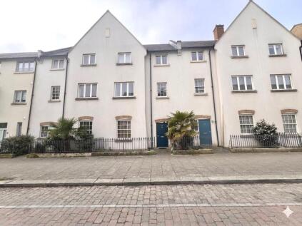 High Street, Upton, Northampton NN5