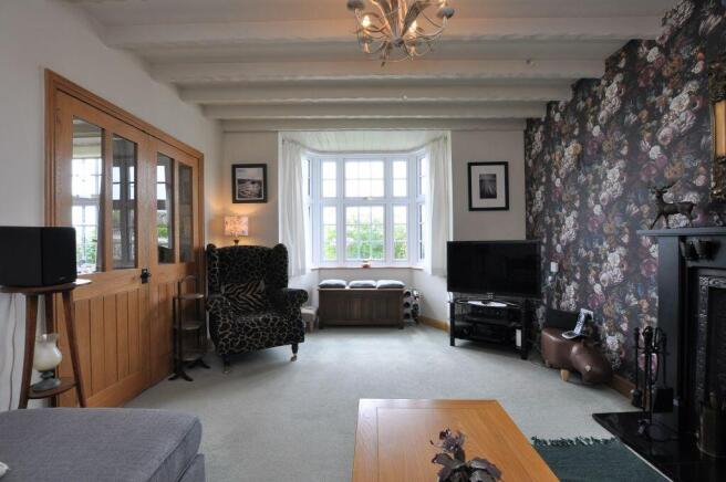 6 bed Detached for sale Image 4
