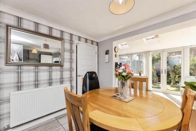 4 bed Detached for sale Image 10