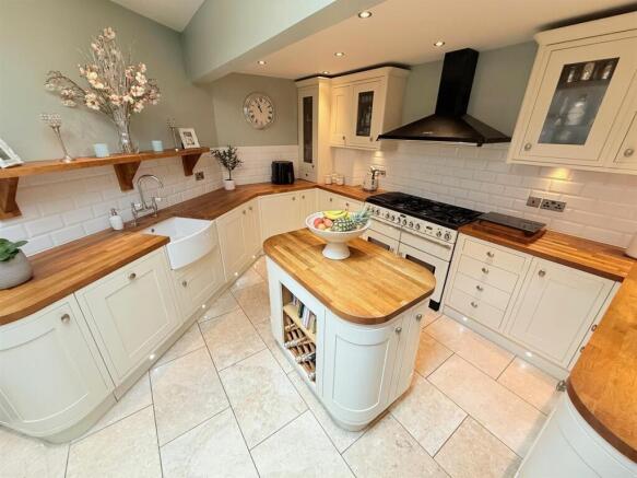 Kitchen/Breakfast Room