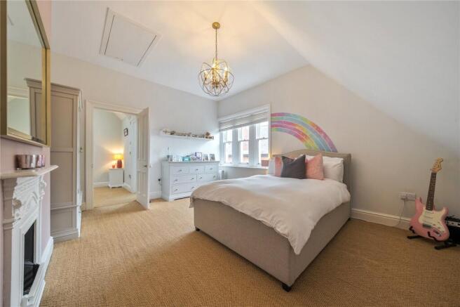 6 bed Semi-Detached for sale Image 11