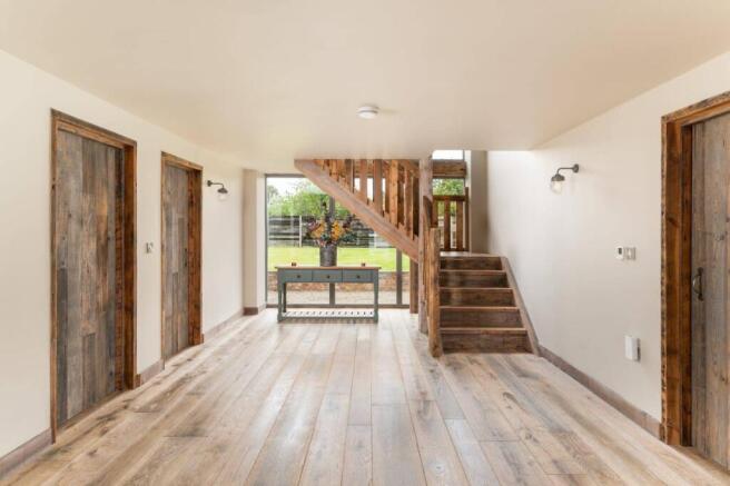 5 bed Detached for sale Image 7