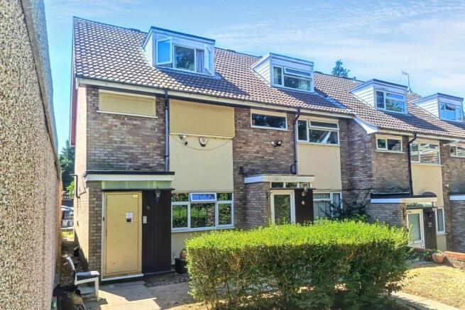 27 Harriet Way, Bushey, Hertfordshire, WD23 4JH