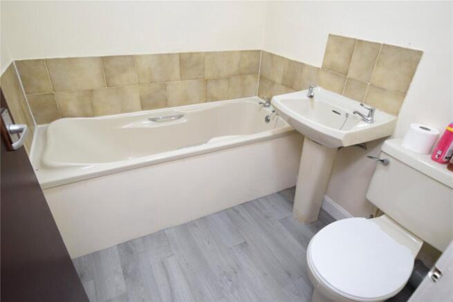 1 bed Apartment to rent Image 6