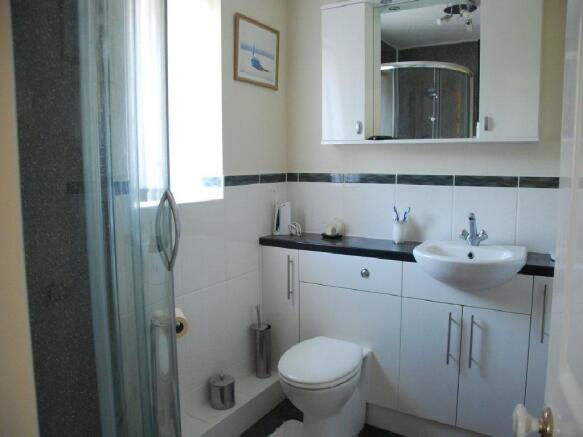 EN SUITE SHOWER ROOM