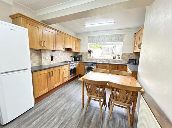 3 bed Semi-Detached for sale Image 4