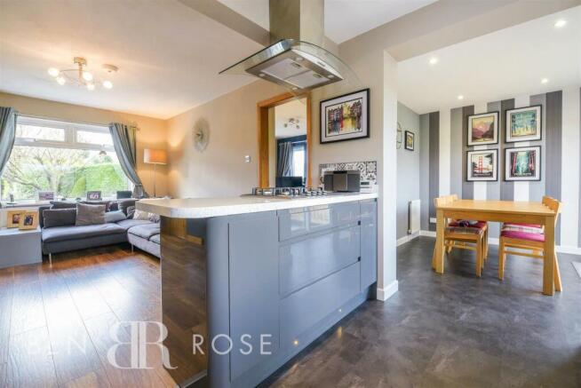 Lounge/Kitchen