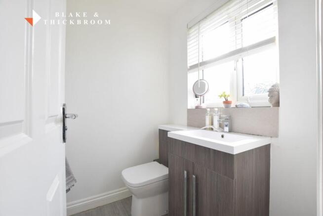 EN SUITE SHOWER ROOM
