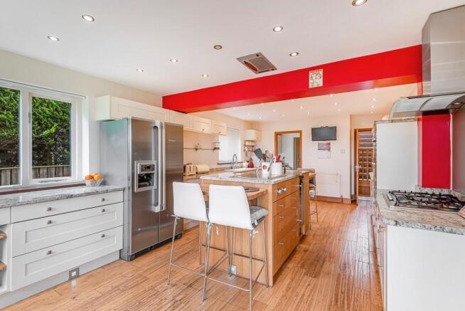 Kitchen/Breakfast...