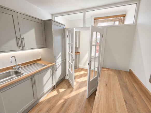 Newly Fitted Kitchen