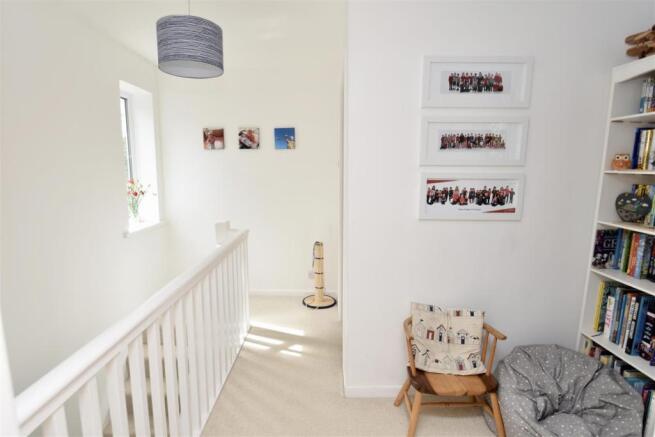 FIRST FLOOR LANDING