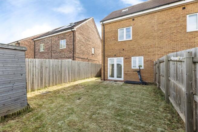 3 bed Semi-Detached for sale Image 9