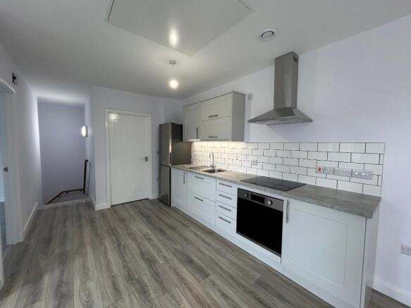 1 bed Apartment to rent Image 6