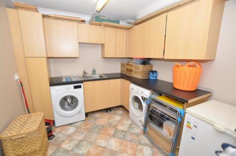 Bron Y Glyn Estate, Bronwydd Arms, Carmarthen, Carmarthenshire