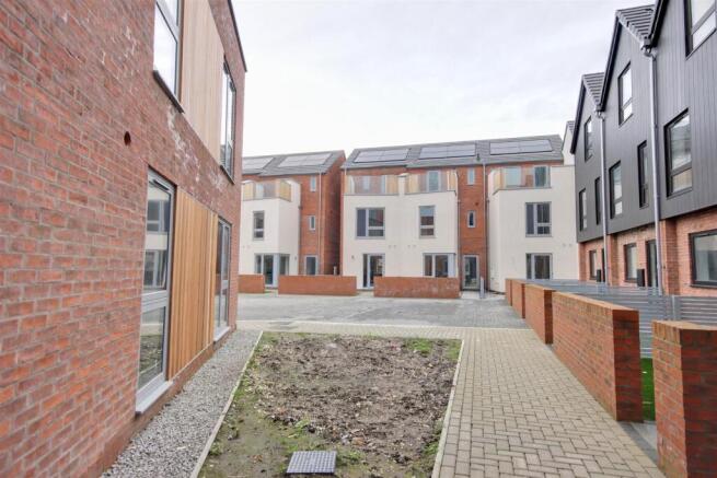 IMG_0046-IMG_0048_lzn - plot 22 old school walk.jp