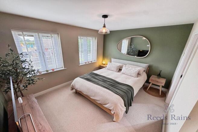 4 bed Detached for sale Image 5