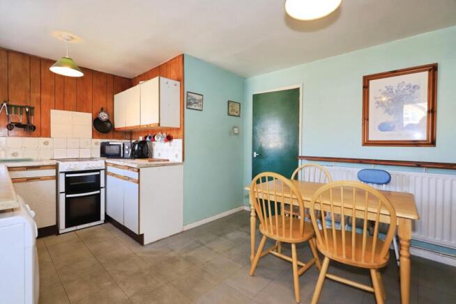 Kitchen/ Dining Room