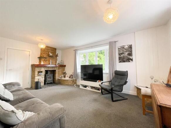 5 bed Detached to rent Image 12