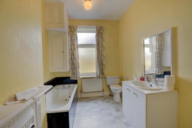 Bathroom.jpg