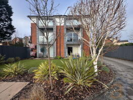 Flat 4, 2a Dover Point, Liverpool Road, Southport PR8 4AU