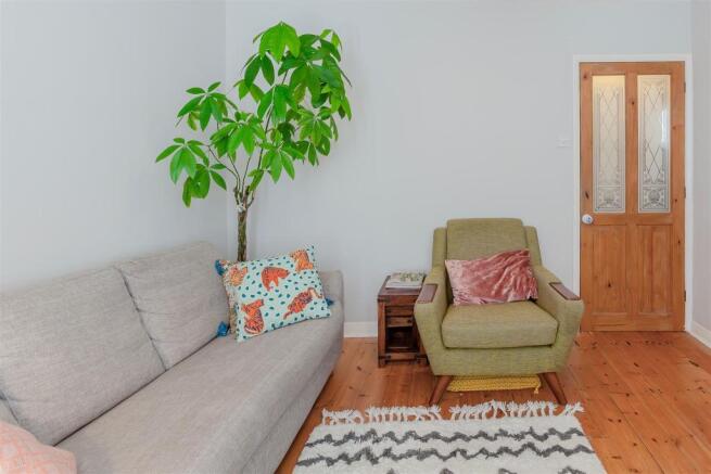 8425810-interior10.jpg