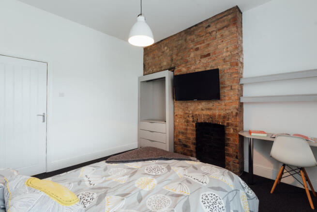 6 bed House to rent Image 9
