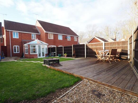 Outdoor Entertainment Area & Rear Aspect 206