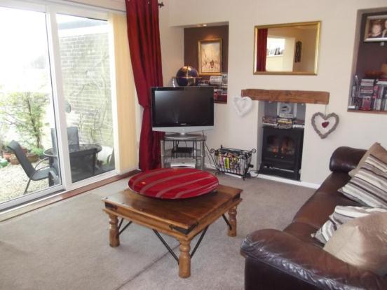 Lounge (Close)