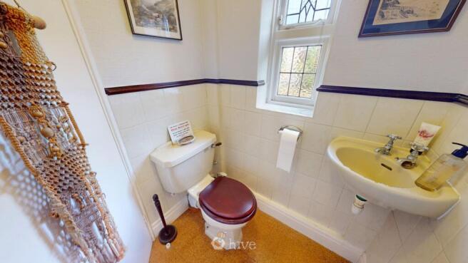 4 bed Detached for sale Image 11