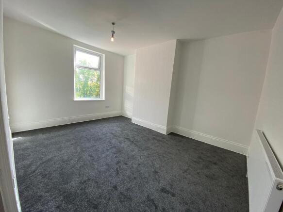 3 bed Terraced to rent Image 12